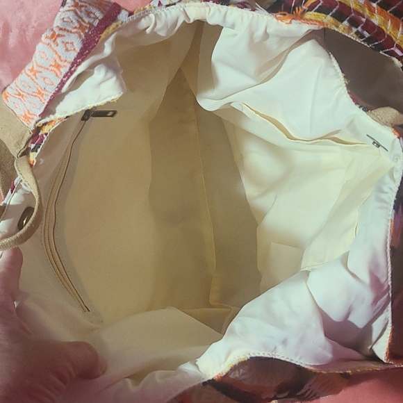 Super cute bag! - Picture 4 of 7